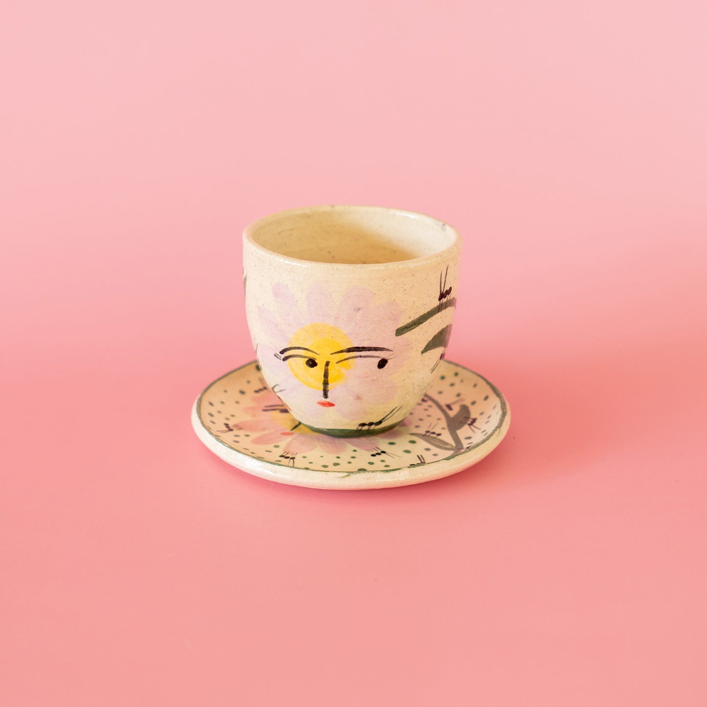 Cup + Plate "Pink flower judging the ants " - Set Taza Flor rosada juzgando a los hormigas
