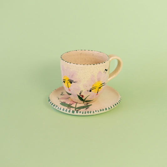 Cup + Plate ""Ants walking on pink flowers" - Set de taza con asa "Hormigas paseando por flores rosadas"