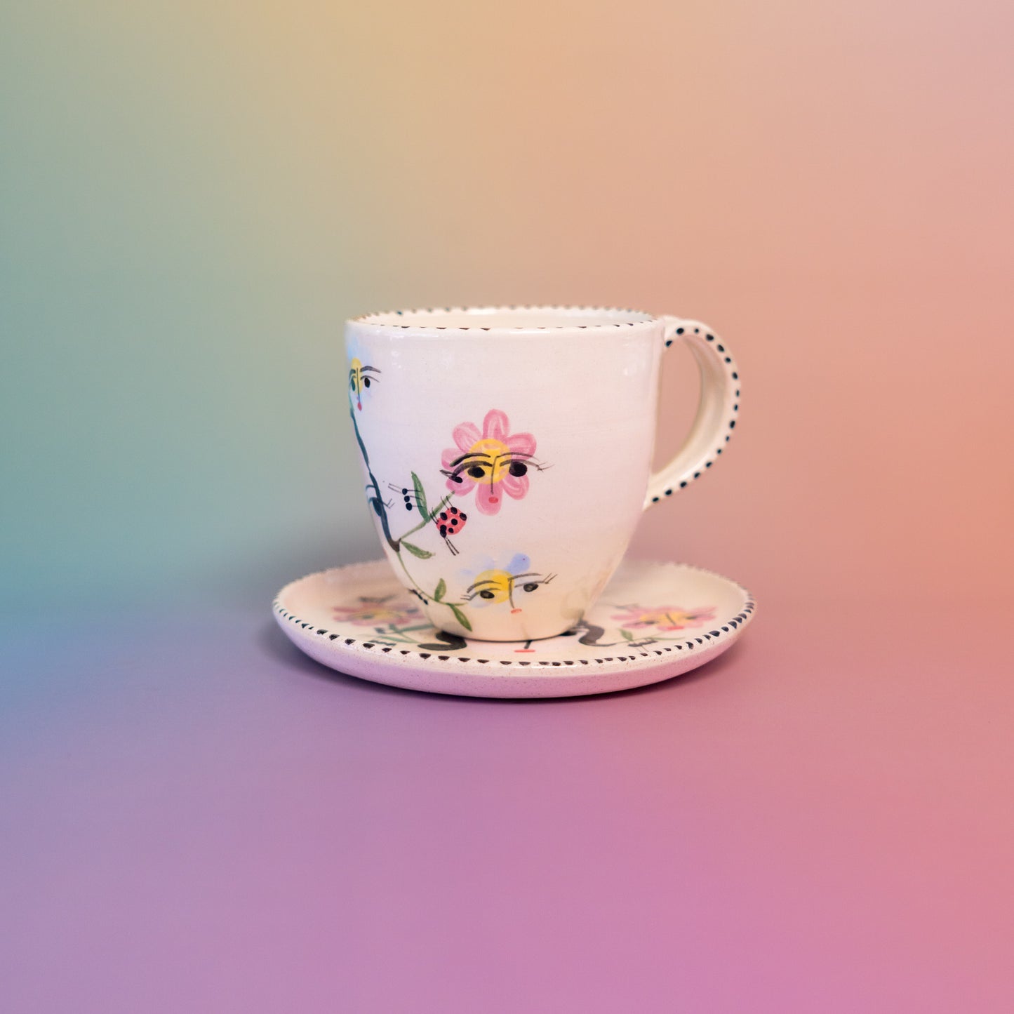 Taza con asa + platito Señora 2 con flores en el pelo