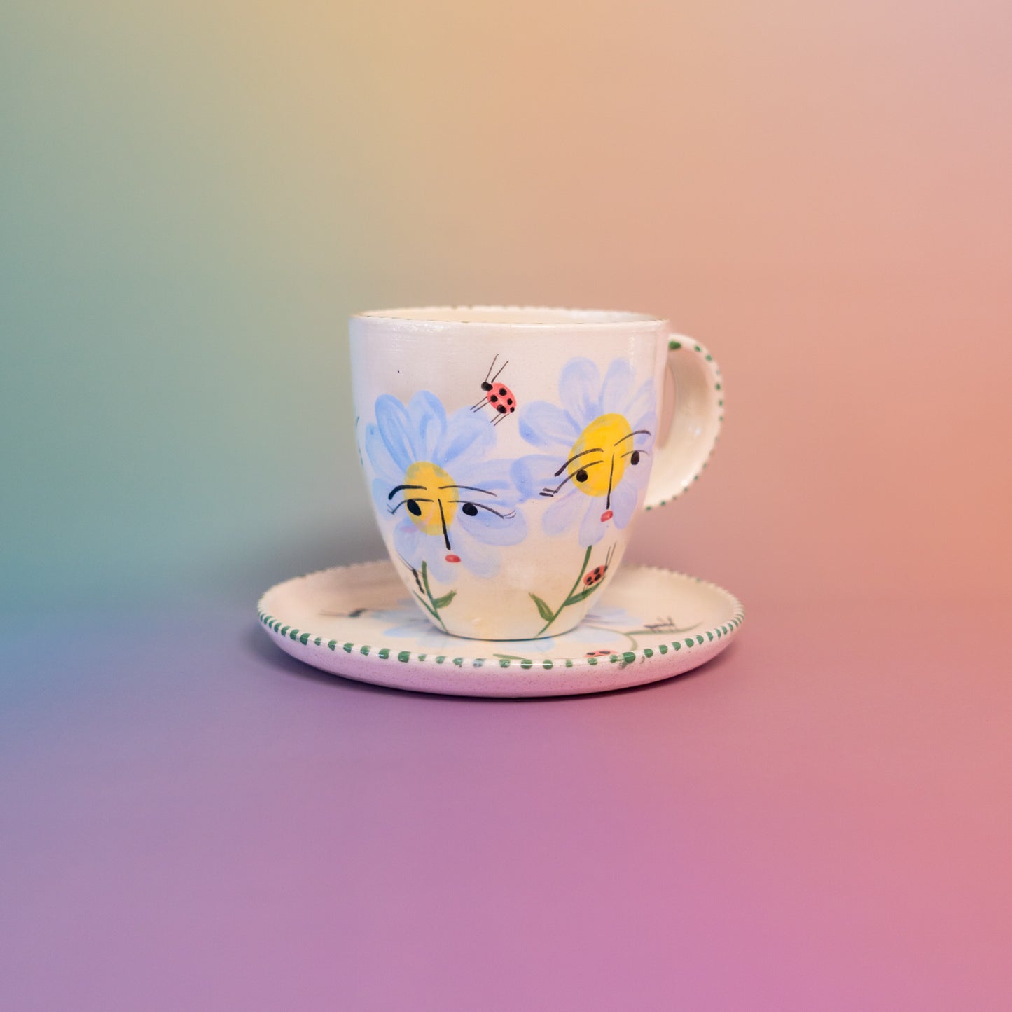 Taza con asa + platito Flores amigas celestes