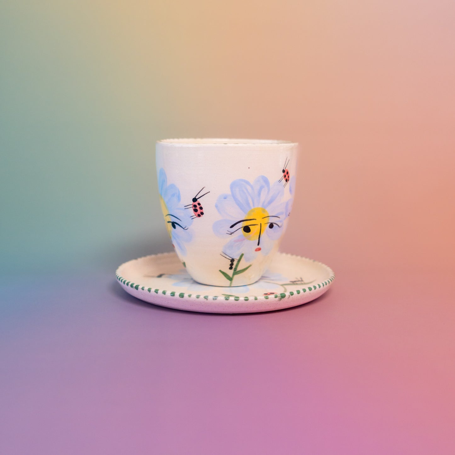 Taza con asa + platito Flores amigas celestes