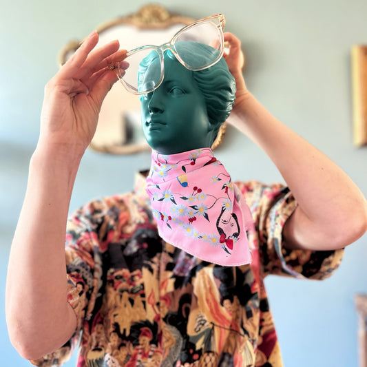Garden scarf with pink background